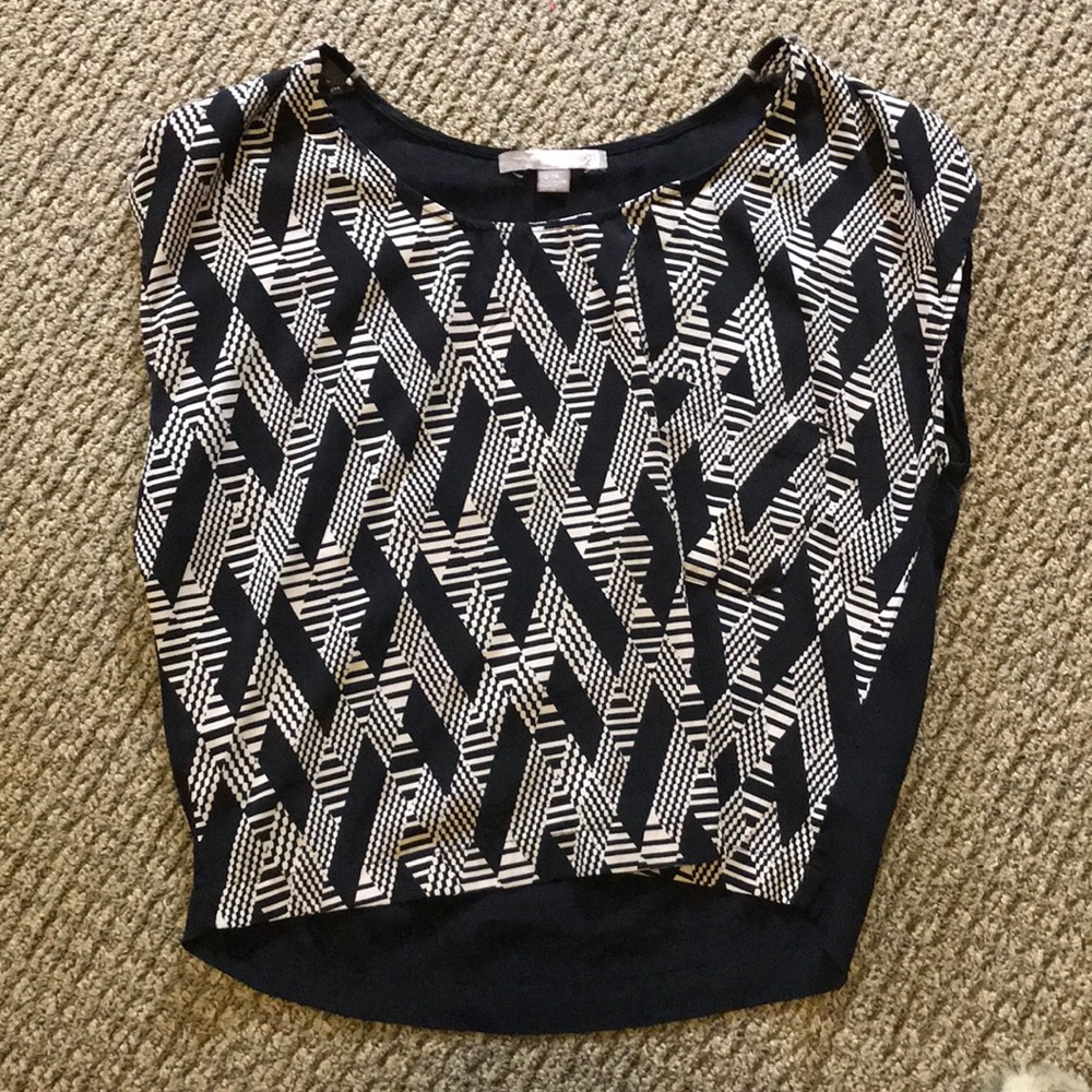 FOREVER 21 SIZE XS BLOUSE BLACK AND CREAM